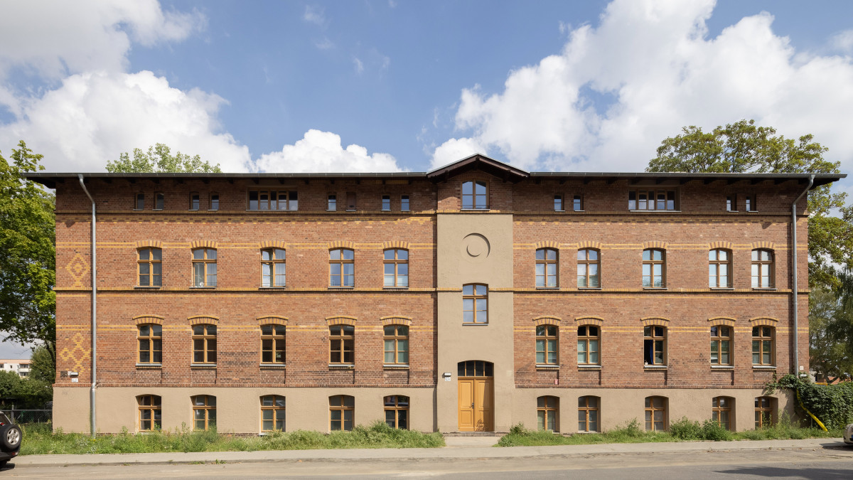 2208_203_whg_3228_max